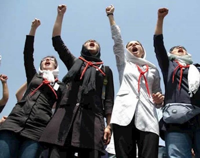 احتفاء النساء في إيران بيوم المرأة العالمي باحتجاجات مناهضة للنظام