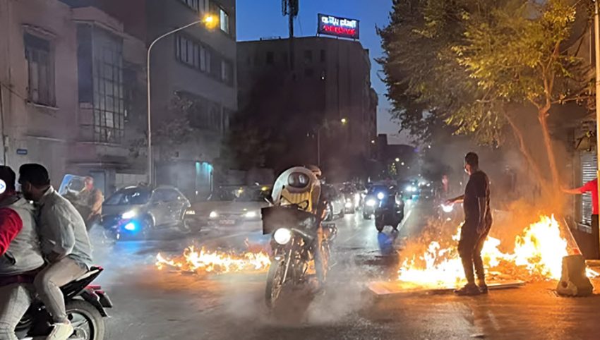 إيران تستقبل عيد النوروز بمزيد من الاحتجاجات المناهضة للنظام