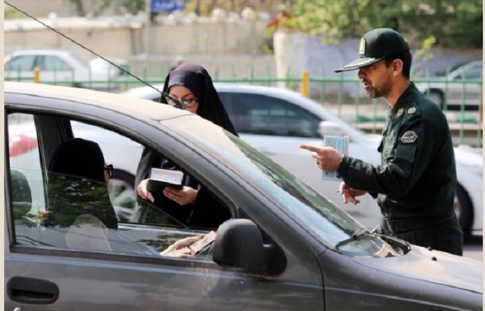 المرأة الإيرانية تواصل تحدي اضطهاد النظام على الرغم من الضغوط المتزايدة