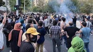 وسائل الإعلام الحكومية الإيرانية تحذرالاستعداد لموجة أقوى من الاحتجاجات