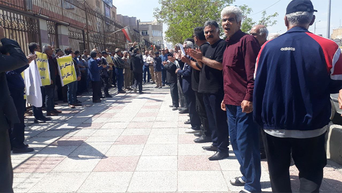 الاحتجاجات تتوسع في العديد من مدن إيران