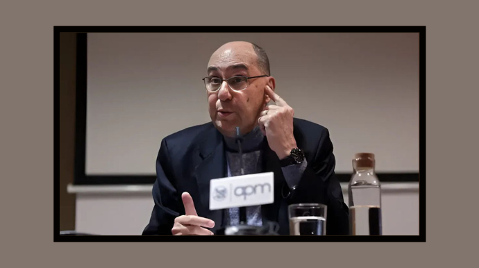 ارتداد الشّر إلى خاصرة طهران! کلما ضاقت الدنيا بالنظام الإيراني ووجد نفسه في وضع سئ تحدق به تهديدات بالزوال، فإنه يمنح الحق لنفسه بالقيام بکل ما من شأنه تخليصه من تلك التهديدات حتى ولو کان ذلك مبنيا على الکذب والخداع،