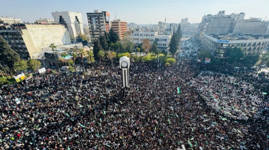 **سوريا: فعاليات شعبية واسعة في المحافظات تحيي ذكرى "ردع العدوان" وتؤكد الوحدة الوطنية** **محافظات، سانا – 28 تشرين الثاني 2025** - شهدت المحافظات السورية اليوم فعاليات شعبية واسعة إحياءً لذكرى انطلاق معركة التحرير "ردع العدوان"، مؤكدةً على الوحدة الوطنية ورفض التقسيم ومنددةً بالاعتداءات الإسرائيلية.