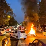 "صناعة الشاه" في إيران: بين انقلاب الأمس وفبركة الإعلام اليوم.. تحذير من تكرار "الخطيئة التاريخية" نشرت "شبكة الباحثين الإيرانيين الأحرار" مقالاً تحليلياً للكاتبة والخبيرة في حقوق الإنسان، جيلا عندليب، تحت عنوان "صناعة الشاه لإيران؛ بالأمس عبر الانقلاب، واليوم عبر الإعلام".