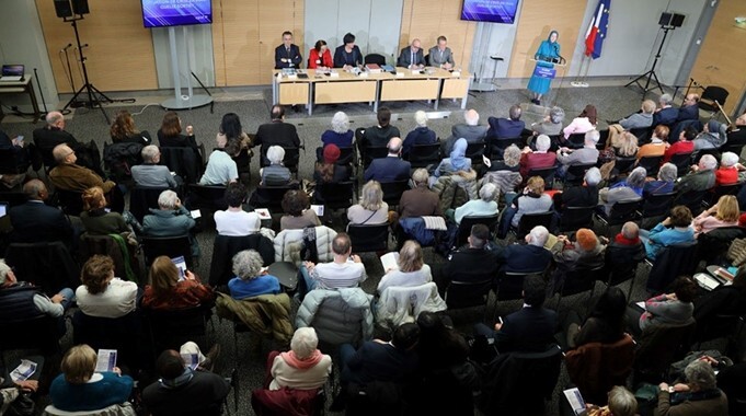 إيران في مرآة الجمعية الوطنية الفرنسية: إجماع أوروبي على "طريق الخروج الممكن في قلب العاصمة الفرنسية، باريس، وتحت قبة الجمعية الوطنية الفرنسية، انعقد مؤخرًا مؤتمر بعنوان "الأزمة الراهنة في إيران: