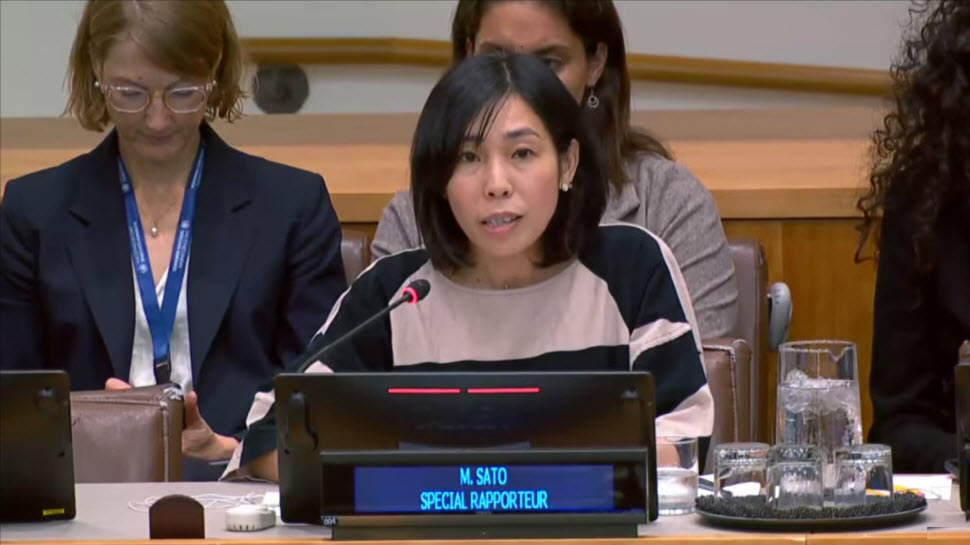 المقررة الأممية تفتح ملف "الجرائم ضد الإنسانية" وتطالب بمحاسبة خامنئي على مقتل 5000 متظاهر في تطور نوعي يهدد بنزع الحصانة السياسية عن قمة هرم السلطة في إيران، أعلنت ماي ساتو، المقررة الخاصة للأمم المتحدة، عن تحرك دولي يهدف إلى تشكيل لجنة تحقيق مستقلة تمهد الطريق لملاحقة علي خامنئي في المحكمة الجنائية الدولية.