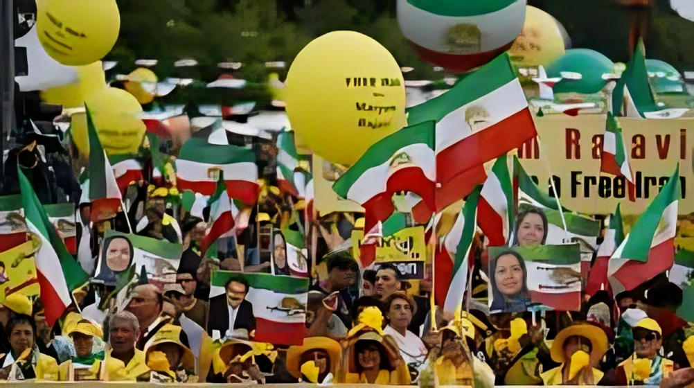 تظاهرة ميونيخ تفضح "مخطط الدم" وتعلن نهاية عهد الشاه والملالي بالتزامن مع انطلاق أعمال "مؤتمر ميونيخ للأمن" (MSC)، سلط موقع "إن ميونيخ"الضوء على الحدث البارز الذي تشهده المدينة يوم الجمعة 13 فبراير