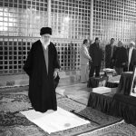 فوكس نيوز: صور خامنئي "المسرحية" تفشل في ستر تصدعات حرس النظام.. والمقاومة تؤكد: الملالي في حالة ذعر كشف تقرير لشبكة "فوكس نيوز" الأمريكية أن الصور الأخيرة التي نشرها نظام الملالي للمرشد الأعلى علي خامنئي ليست سوى محاولة "مسرحية" للتغطية على الانشقاقات والتصدعات التي تضرب صفوف حرس النظام الإيراني