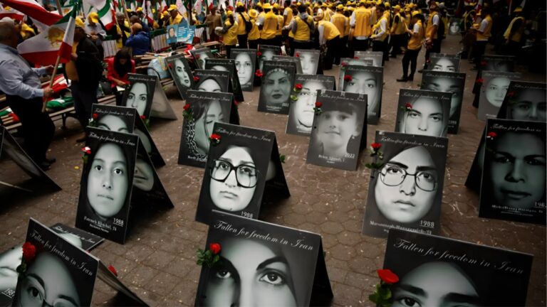 "فوكس نيوز": الأمم المتحدة تضع "الذئب راعياً للغنم".. عاصفة انتقادات بعد تسليم طهران ملف "حقوق المرأة" والديمقراطية في مفارقة صارخة وصفت بأنها "مكافأة للجلاد"،