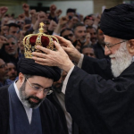 تعيين مجتبى خامنئي وتوريث الدكتاتورية نهاية الشرعية والاعتراف بالضعف لقد كشف تعيين مجتبى خامنئي كولي فقيه قادم حقيقة أدركها الشعب الإيراني منذ زمن طويل