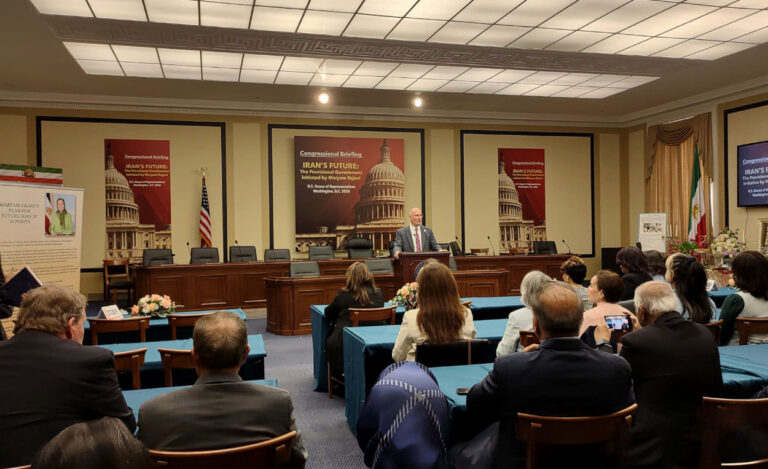 إحاطة من الحزبين في الكونغرس الأمريكي ترسم مساراً للانتقال الديمقراطي في إيران في الوقت الذي تمر فيه إيران بواحدة من أكثر فتراتها اضطراباً، عقدت منظمة الجاليات الإيرانية الأمريكية إحاطة في الكونغرس