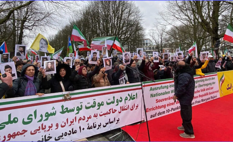 صحيفة فيلت الألمانية: آلاف الإيرانيين يتظاهرون في هامبورغ للمطالبة بإسقاط النظام الإيراني ورفض التدخل الأجنبي في تقرير إخباري نشرته صحيفة فيلت الألمانية،