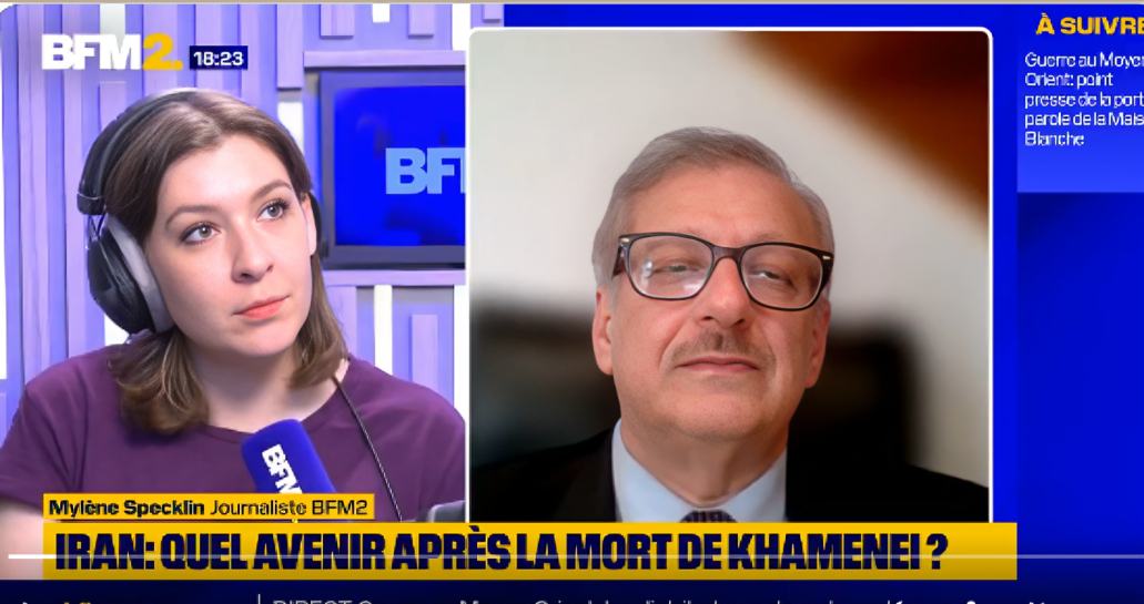 رفض قاطع لعودة الديكتاتورية: أفشين علوي يوضح لقناة بي إف إم لماذا لا يمثل رضا بهلوي بديلاً في إيران في مقابلة تلفزيونية شاملة مع قناة بي إف إم (BFM TV)، أولى القنوات الإخبارية في فرنسا، تناول السيد أفشين علوي