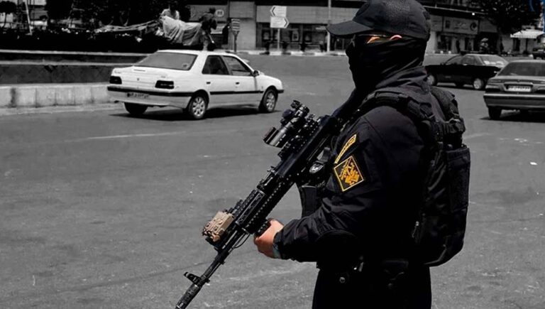 ريل كلير وورلد: النظام الإيراني يستغل التوترات العسكرية لتصعيد الإعدامات وقمع المعارضة نشر موقع ريل كلير وورلد مقالاً تحليلياً لصوفي سعيدي الخبيرة في العلاقات الدولية، أكدت فيه أن النظام الإيراني يستغل التوترات العسكرية