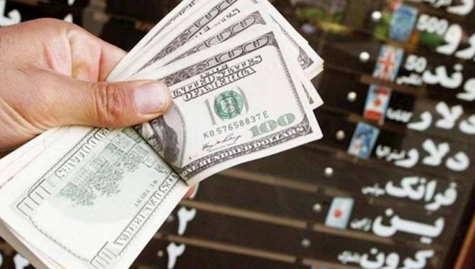 انهيار غير مسبوق للعملة الإيرانية: الدولار يتجاوز 181 ألف تومان وفقا للأسعار اللحظية المنشورة في قنوات ومواقع متابعة الذهب والعملات، بلغ سعر بيع الدولار الأمريكي ظهر يوم الأربعاء 29 أبريل نحو 181 ألف تومان.