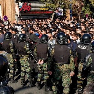 النظام الإيراني يلجأ إلى موجة هستيرية من الاعتقالات والإعدامات المتتالية أسماء ١٢ معتقلاً آخر في ظل ذعره من السقوط وفي صراعه من أجل البقاء، النظام الإيراني يلجأ إلى موجة هستيرية من الاعتقالات والإعدامات المتتالية