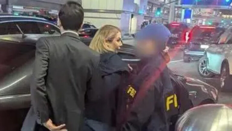 الولايات المتحدة: اعتقال عنصر تابع للنظام الإيراني بتهمة تهريب أسلحة إلى السودان أعلن المدّعون الفيدراليون في الولايات المتحدة عن توقيف مواطن إيراني في مطار لوس أنجلوس الدولي،