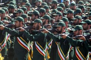 تحول النظام الإيراني إلى الحكم العسكري يفضح هشاشته العميقة في ظل التداعيات الكارثية لسياساته المدمرة والحروب التي أشعلها، يُظهر النظام الإيراني