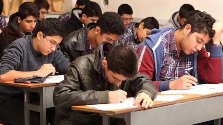 جيلٌ يُدفع نحو الهاوية: كيف دمر النظام الإيراني مستقبل التعليم في إيران تحت غطاء الحرب؟ لقد أدت الإغلاقات المتكررة للمدارس إثر الصراع الدائر بين الولايات المتحدة