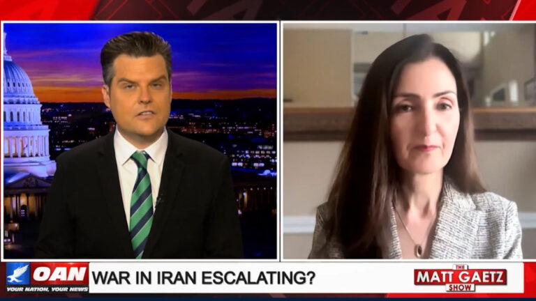 حُميرا حسامي عبر OANN: المشانق في الداخل تفضح النظام، وإسقاط الولي الفقيه بأيدي المقاومة لا بالقنابل في خضم النقاشات الدائرة حول الهدنة الأخيرة ومسار التغيير في إيران، استضافت شبكة أون (OANN) عبر برنامج الإعلامي مات غيتس