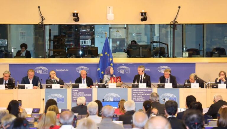 النهار العربي: مؤتمر أوروبي لدعم “إيران الحرة”: دعوات لوقف الإعدامات ومحاسبة النظام مريم رجوي: المعركة الحاسمة في إيران هي بين الشعب والديكتاتورية.. وإسقاط النظام هو السبيل الوحيد لوقف الإعدامات