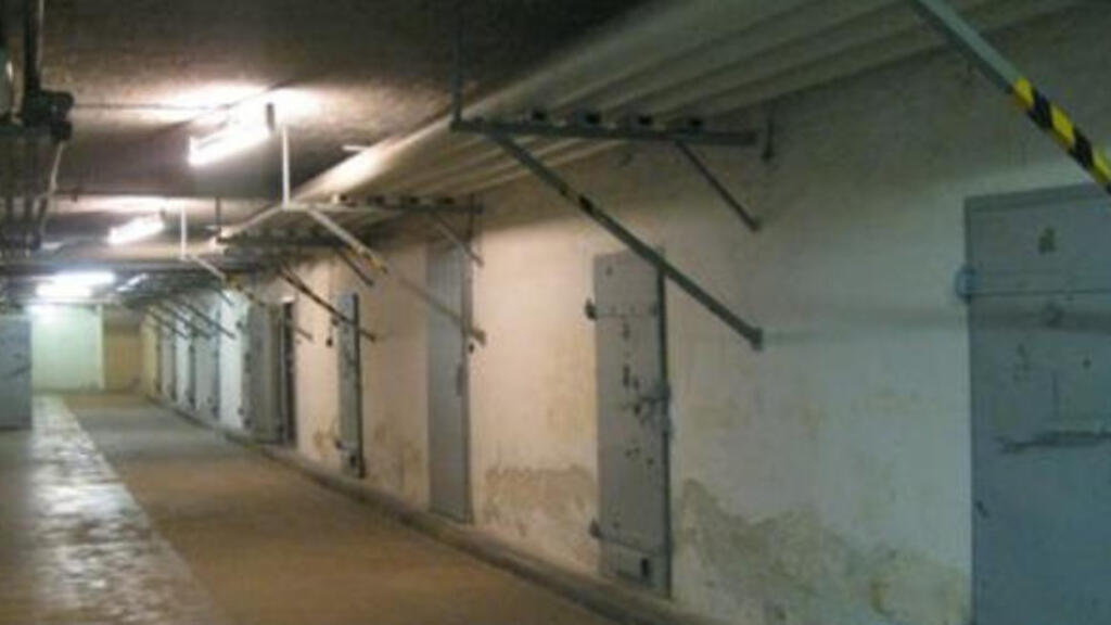 إيران: حكم تعسفي بالإعدام ومصادرة الأموال لـ 4 من معتقلي انتفاضة يناير2026 سلطة قضاء نظام الجلادين توجه لهم تهم “استخدام المتفجرات والأسلحة”، و”الإضرار بالقوات المتمركزة في الموقع