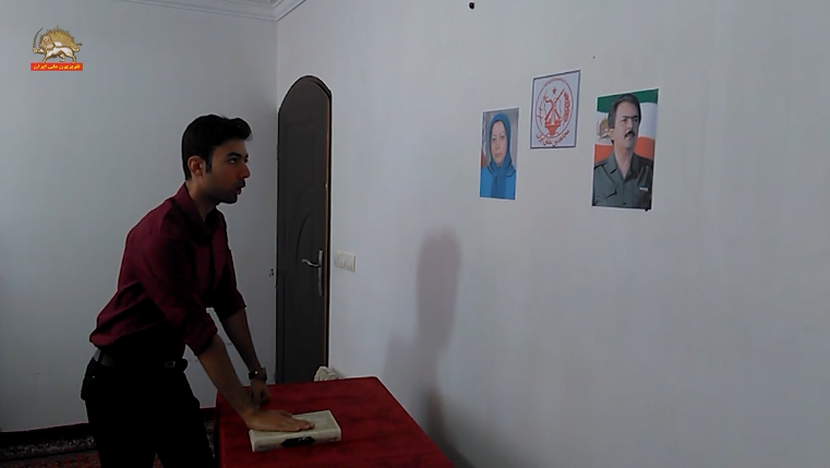 الشهيد وحيد يترك لـ وحدات المقاومة عهد الإسقاط: سنقاتل نظام الولي الفقيه حتى النهاية في جريمة دنيئة جديدة تضاف إلى السجل الأسود لـ ديكتاتورية الولي الفقيه، أقدم نظام الملالي يوم أمس على إعدام البطل وحيد بني عامريان، أحد أبرز وأشجع أعضاء وحدات المقاومة،