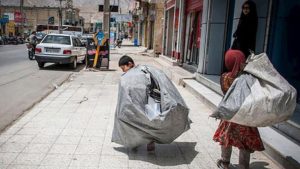 فقر وعوز يهدد الملايين؛ تحذيرات من انفجار اجتماعي في إيران بعد تخطي سكان حافة الجوع حاجز الـ40 مليوناً بالتزامن مع اليوم العالمي للجوع، وفي اعتراف رسمي فجائعي يكشف المدى الكارثي للانهيار الاقتصادي والاجتماعي