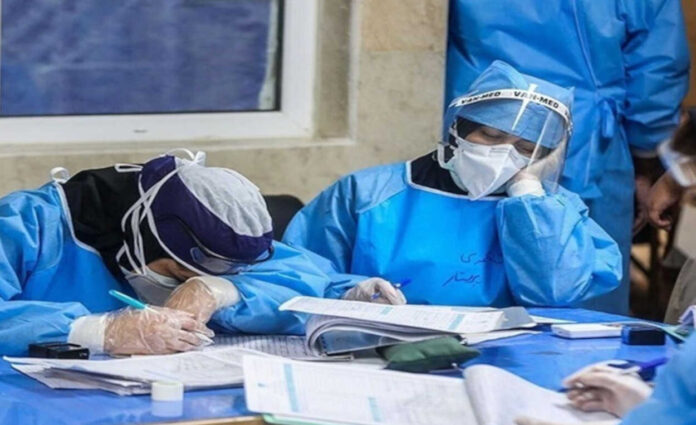 ممرضو إيران بين مطرقة الاستغلال وسندان الهجرة: أزمة بنيوية تهدد الأمن الصحي لم تعد أزمة القطاع الصحي في إيران مجرد نقص عابر في الإمدادات أو التجهيزات، بل تحولت إلى نزيف بشري حاد يهدد بانهيار المنظومة الطبية بالكامل