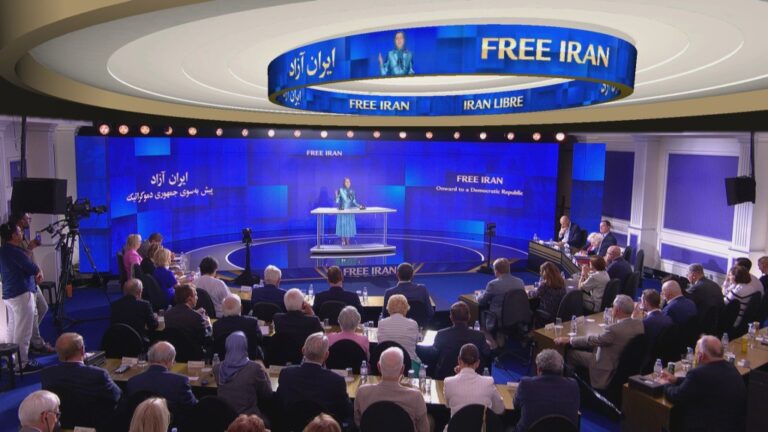 مريم رجوي: النظام الحاكم في إيران لن يتخلى عن مشروع القنبلة الذرية والتدخل في شؤون دول المنطقة عُقد مؤتمر «إيران الحرة 2026» اليوم 20 يونيو في باريس بمشاركة عدد من الشخصيات السياسية البارزة من الولايات المتحدة وأوروبا