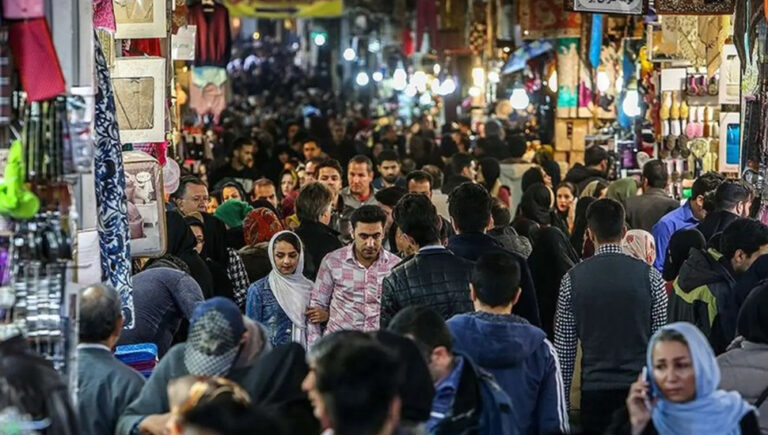 مؤشر انهيار هيكلي: رواية الأجور الصورية وإفلاس النظام الإيراني لم يعد تحليل البيانات الإحصائية المتعلقة بالأجور ومعدلات التضخم طوال العقود الأربعة الماضية مجرد ترف فكري