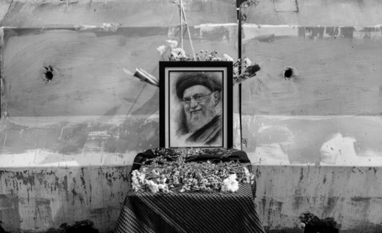 تاون هول: جنازة خامنئي لن تطمس إرثه... والتاريخ سيحاكم أربعة عقود من القمع أكد الكاتب والبرلماني الأوروبي السابق ستروان ستيفنسون، في مقال تحليلي نشره موقع تاون هول،