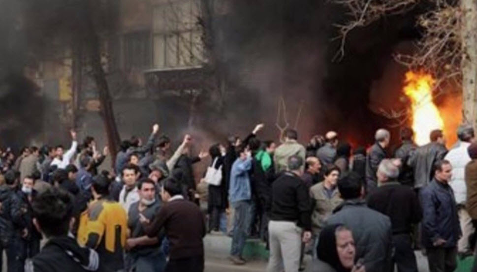 هلع رسمي في طهران من تكرار الانتفاضة وسط اعترافات بعجز الحلول الأمنية أمام تجويع المواطنين