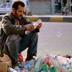 تقرير اقتصادي: صحيفة «ابتكار» تكشف اتساع رقعة الفقر في إيران وتراجع الأجور إلى مستويات غير مسبوقة كشفت صحيفة «ابتكار» الحكومية في طهران عن مؤشرات اقتصادية مقلقة تعكس تفاقم أزمة الفقر وتدهور المعيشة في إيران،