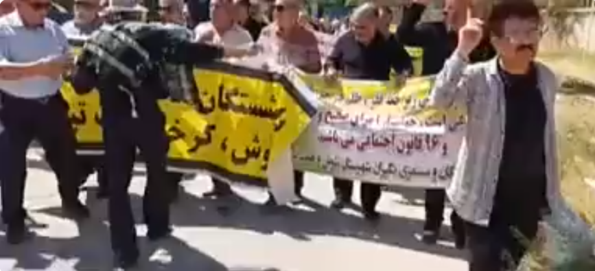 158 احتجاجاً في إيران خلال شهر واحد.. الغلاء والأزمات المعيشية يدفعان الشارع نحو مواجهة أوسع مع النظام شهدت المدن والمحافظات الإيرانية ما لا يقل عن 158 تحركاً احتجاجياً خلال شهر يوليو/تموز 2026، في