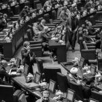 خلافات متصاعدة داخل برلمان النظام الإيراني حول المفاوضات والأزمة الاقتصادية شهدت جلسة برلمان النظام الإيراني المنعقدة في 10 أغسطس 2026 تصاعداً ملحوظاً في حدة الخلافات بين النواب بشأن ملف المفاوضات مع الولايات المتحدة، والعلاقات مع سلطنة عمان،