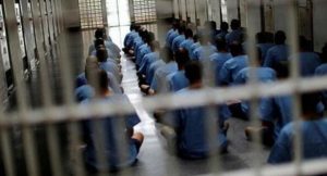 تقرير حقوقي: أكثر من 600 سجين سياسي في سجن شيبان بالأهواز وسط اكتظاظ حاد ومحاكمات جماعية كشفت جمعية حقوق الإنسان الإيرانية في تقرير حقوقي صدر بتاريخ 22 أغسطس/آب 2026 عن وجود أكثر من 600 سجين سياسي وعقائدي داخل سجن شيبان المركزي في مدينة الأهواز