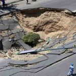 هبوط الأرض في إيران يهدد 100 ألف كيلومتر مربع: استنزاف المياه يحوّل المدن إلى فخاخ جيولوجية تتسع كارثة هبوط الأرض في إيران بوتيرة غير مسبوقة، بعدما كشفت معطيات رسمية عن ارتفاع
