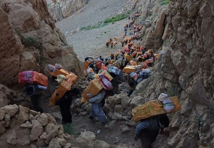 Kurdish porters in Iran under the hammer and anvil of poverty and bullets