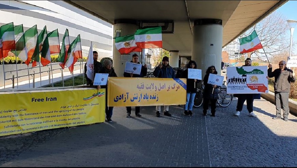 MEK supporters in Austria, held a rally in solidarity with the victims of the Coronavirus outbreak in Iran and protested regime’s inaction