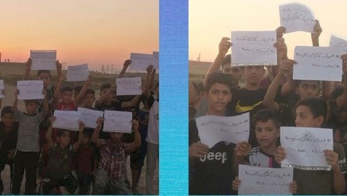 Children in Ahvaz, southwest Iran, came on the street on October 25, holding leaflets that read, "We are hungry." Strange scenes that can only be seen in a country where a regime like the mullahs’ regime rule.