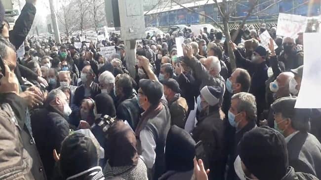 Iranian retirees protested across the country again on Sunday, 4 April 2021, for the ninth time in three months and the first time since the new year, despite the increased repressive atmosphere that the regime is using to prevent dissent.