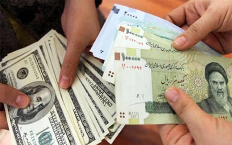 A plan has been introduced to the Iranian parliament, by the Iranian regime’s president Ebrahim Raisi, to remove the official dollar exchange rate of 42,000 rials. Many of the regime’s economic experts have warned that this dangerous decision will only increase inflation and the price of consumer goods in an already dying economy.