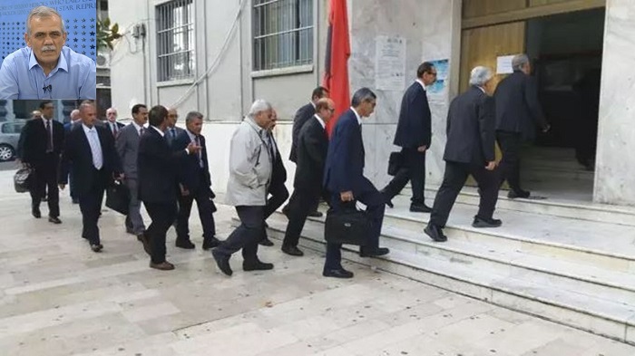 Hassan Ashrafian with other plaintiffs entering Durrës Court in Albania — Nov 18, 2021
