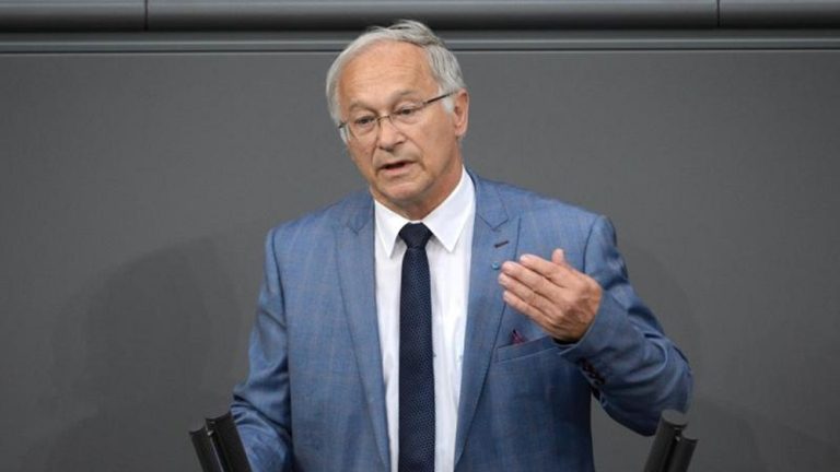 Martin Patzelt, Member of the German Bundestag (2013–2021), Mayor of Frankfurt (2002–2010), addressed at the conference.