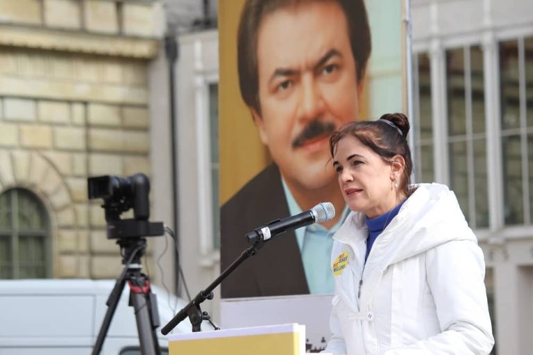 Dr. Karin Schnebel, Women’s Representative in the Munich City Hall, gave a speech to the demonstrators at the rally.