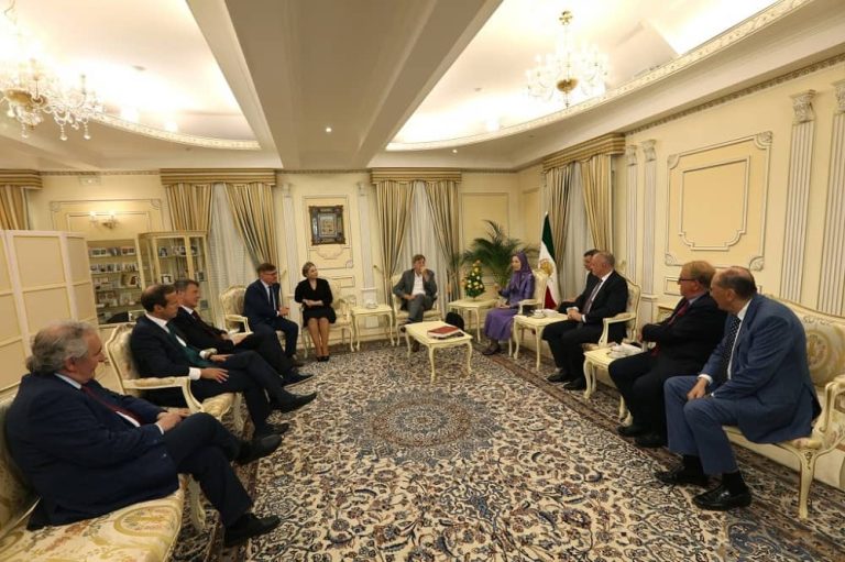 Paris - Thursday, June 22, 2023: Following the conference declaring the International Initiative for Policy on Iran, Maryam Rajavi met with a group of former presidents and prime ministers.