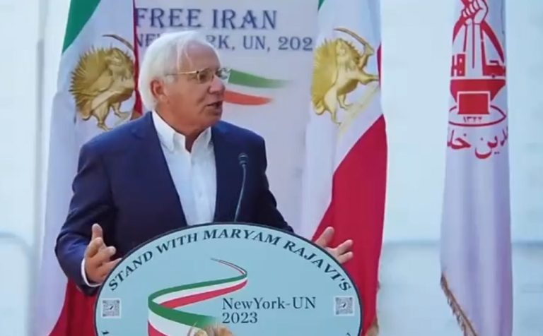 During a great rally held in New York on September 19, 2023, US Senator Robert Torricelli delivered a speech. The rally was held outside the UN in support of uprisings for a democratic republic in Iran and in condemnation of the Iranian regime and its president, Ebrahim Raisi, during the session of the United Nations General Assembly.