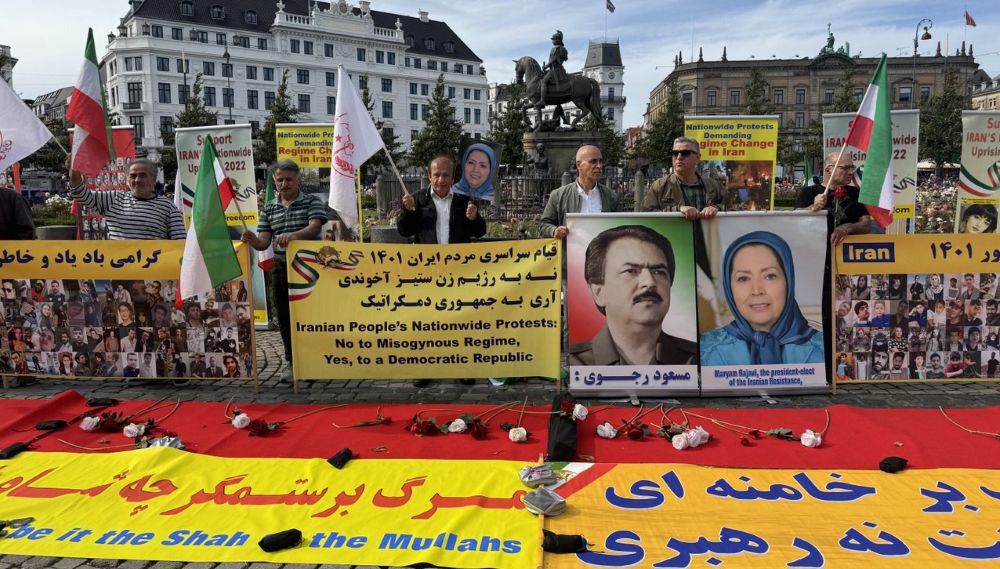 Iranians and MEK supporters rally in Copenhagen on Sept 13, 2025, honoring the 2022 uprising and calling for freedom and democracy in Iran.