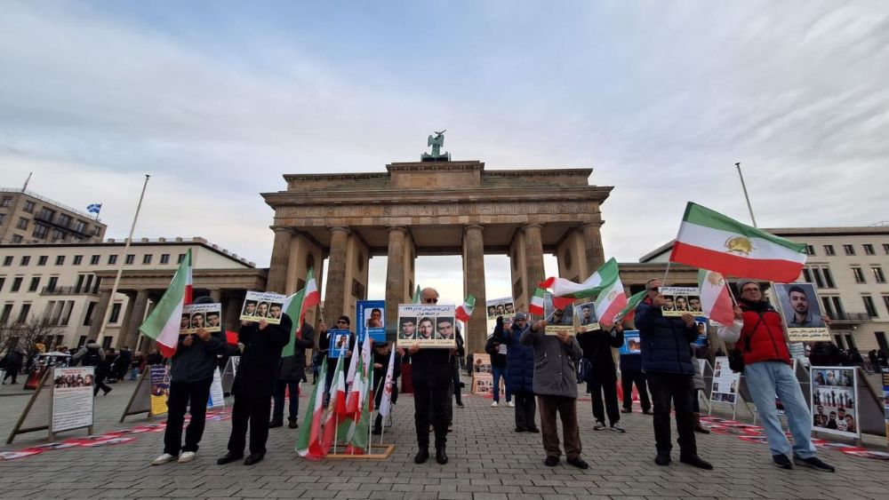 Supporters of PMOI/MEK rally in Berlin, calling for an end to executions in Iran - Dec 6, 2025